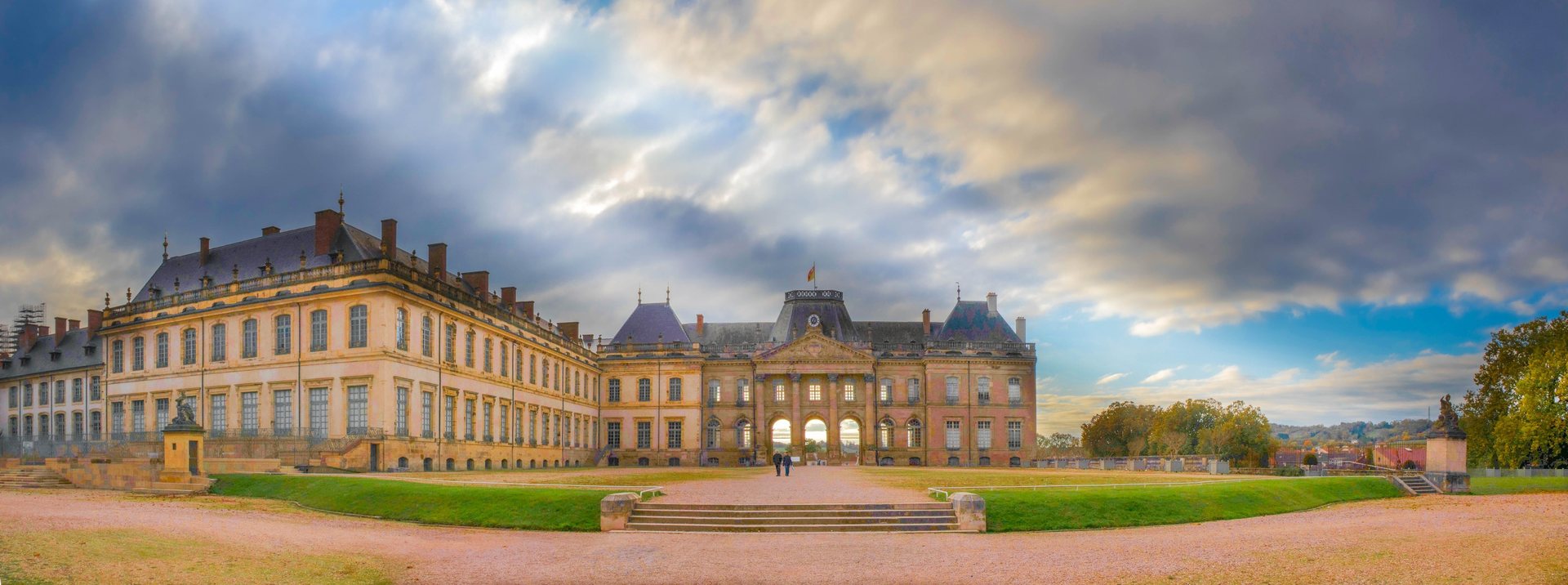Panoramic view of the Château de Lunéville and its esplanade