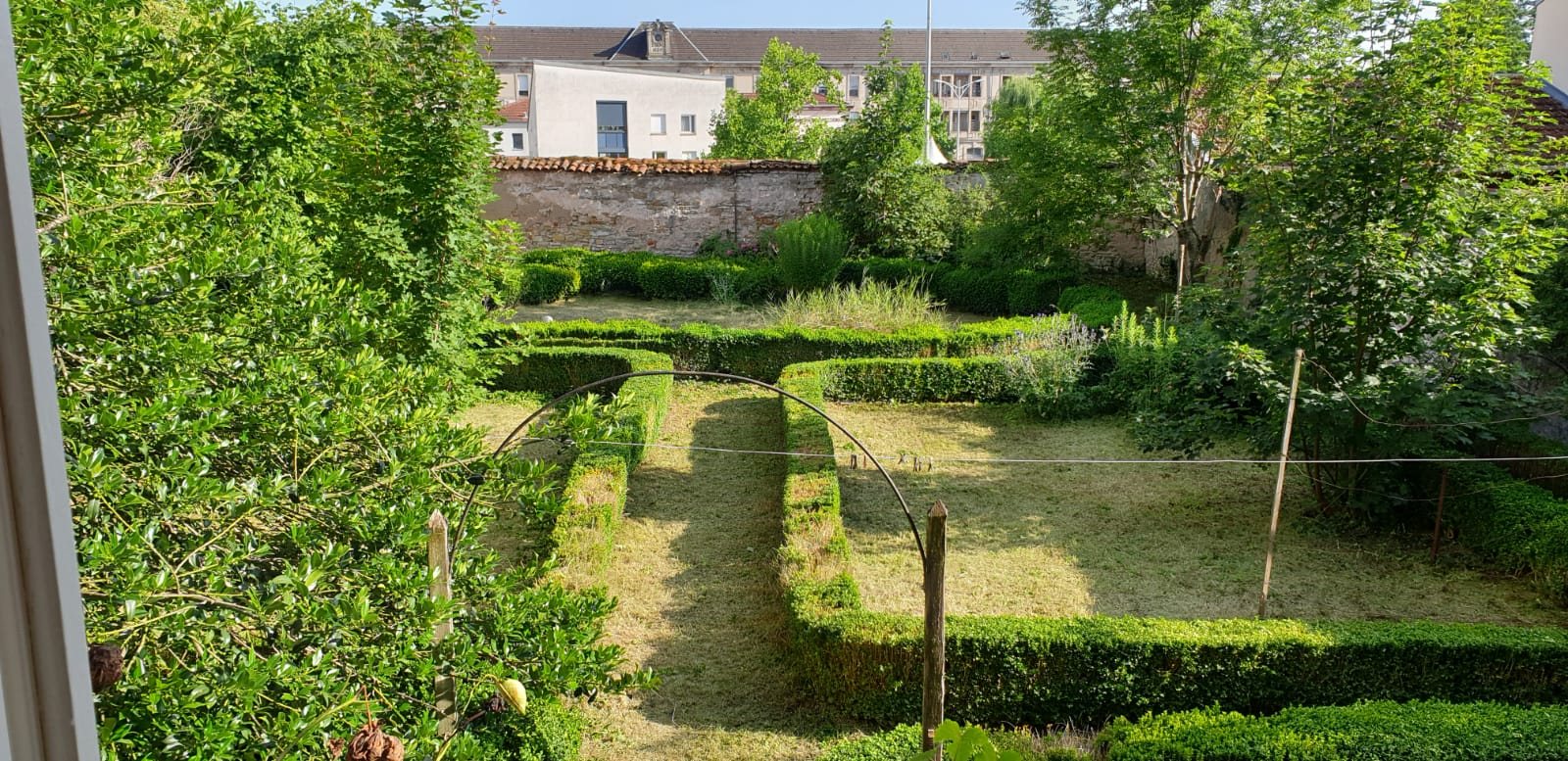 Jardin à la française de La Balsamine et ses buis taillés
